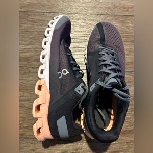 OnClouds Women’s 10